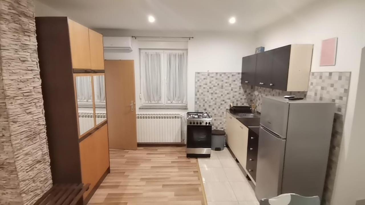 Trilj Apartman Jurika Exterior photo