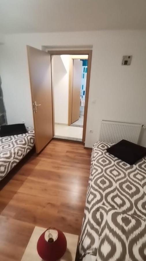 Trilj Apartman Jurika Exterior photo