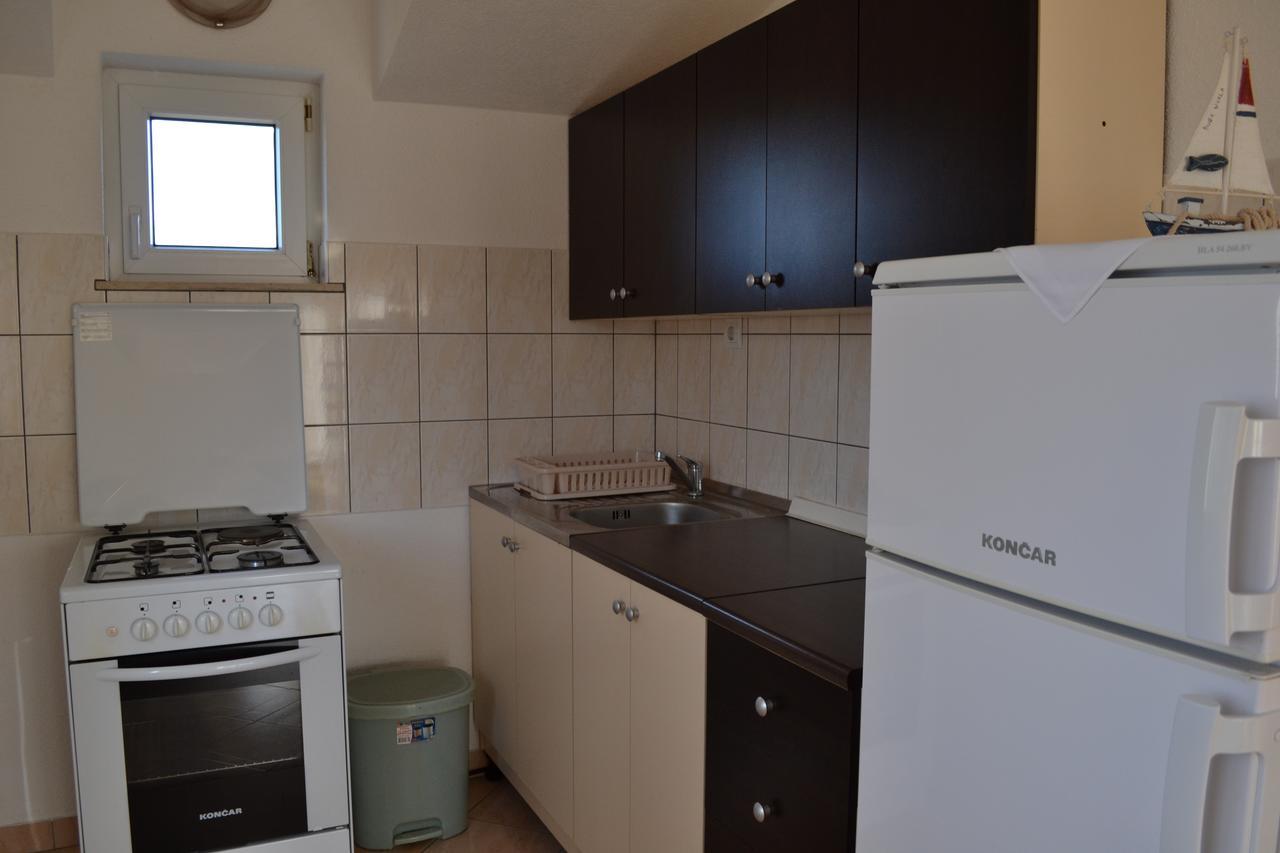 Trilj Apartman Jurika Exterior photo